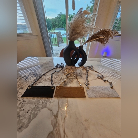 Handbags - Wallet insert and solid unbranded chain